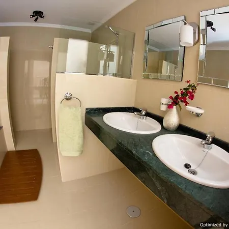 26 With Pool Hot Tub And Great Sea Views Villa Playa Blanca (Lanzarote)