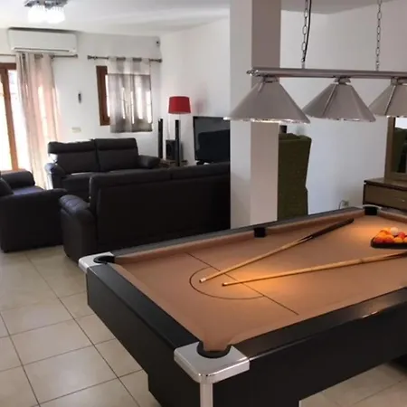 26 With Pool Hot Tub And Great Sea Views *
